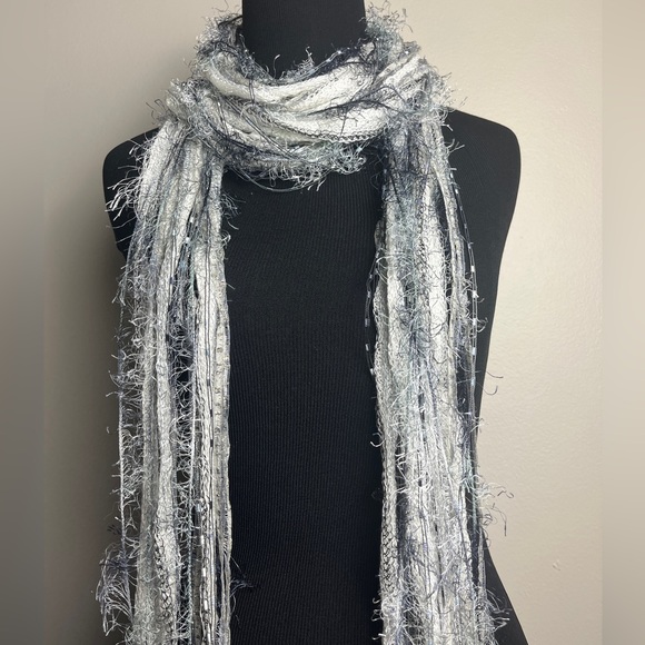 White and silver shaggy boho scarf - Picture 5 of 8